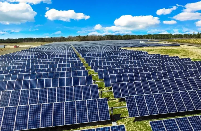 What is an Off-Grid Solar Panel? Advantages & Features